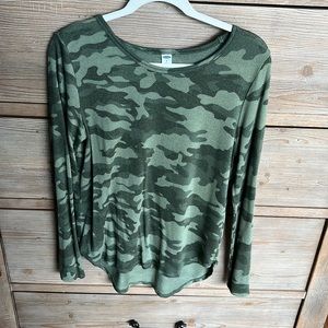 Old Navy Camo Women’s Long Sleeve Sweater